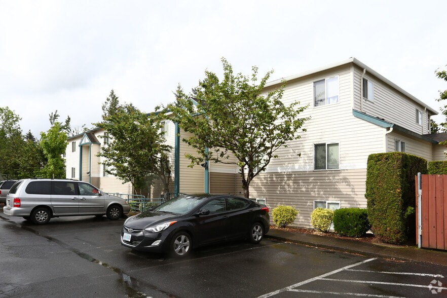 More Photos Of 805 NE Kane Dr, Gresham Apartments For Sale