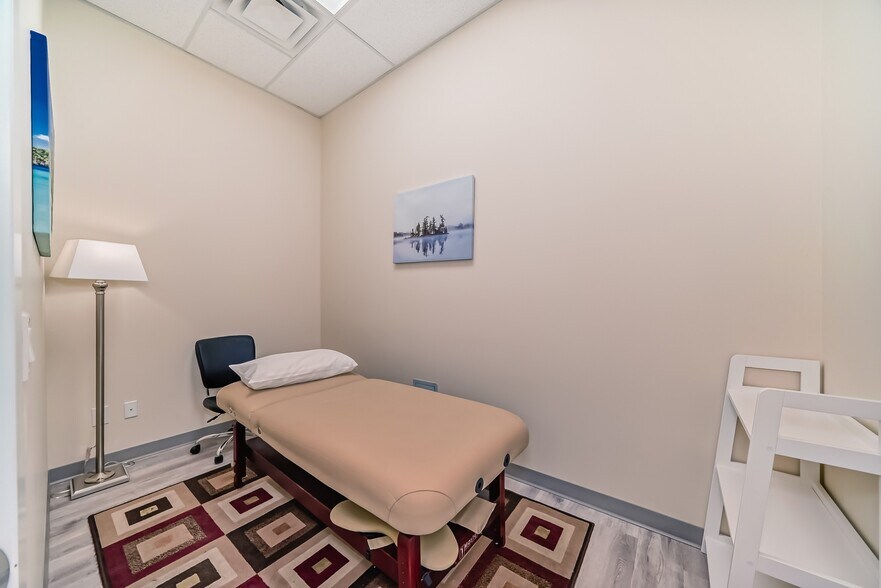 More Photos Of 2255 32 St NE, Calgary Storefront Retail Office For Sale