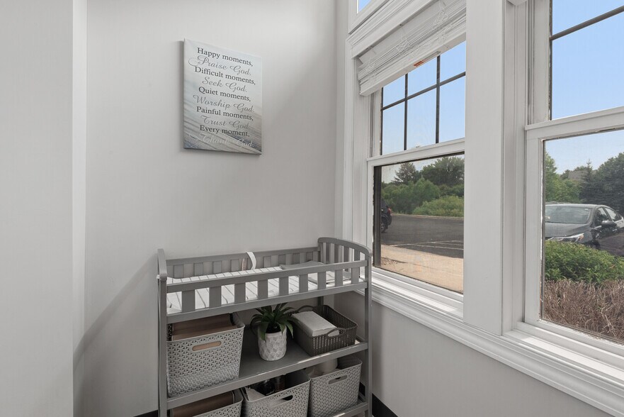 More Photos Of 1709 Southcross Dr W, Burnsville Loft Creative Space For Sale