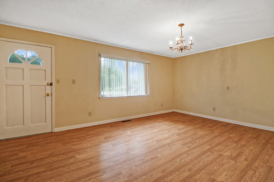 More Photos Of 148 Porter Ln, Spring City Specialty For Sale