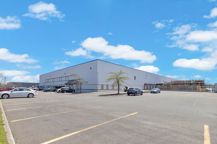 More Photos Of 599 Sprucewood Ave, Windsor Warehouse For Lease