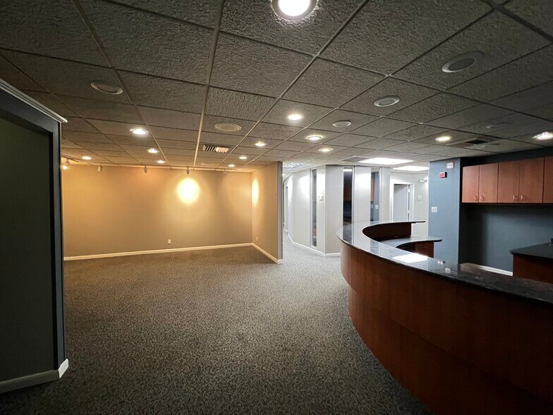More Photos Of 1385 W State Road 434, Longwood Medical For Lease