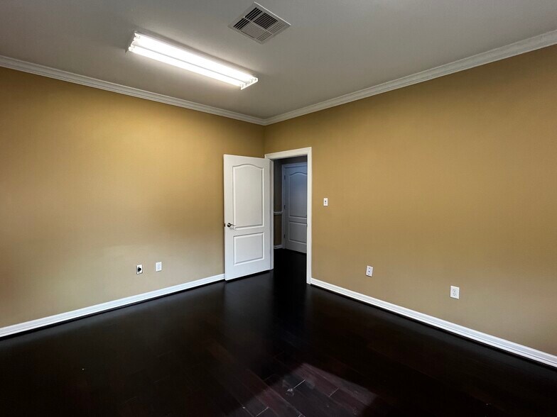 More Photos Of 4502 Riverstone Blvd, Missouri City Medical For Lease