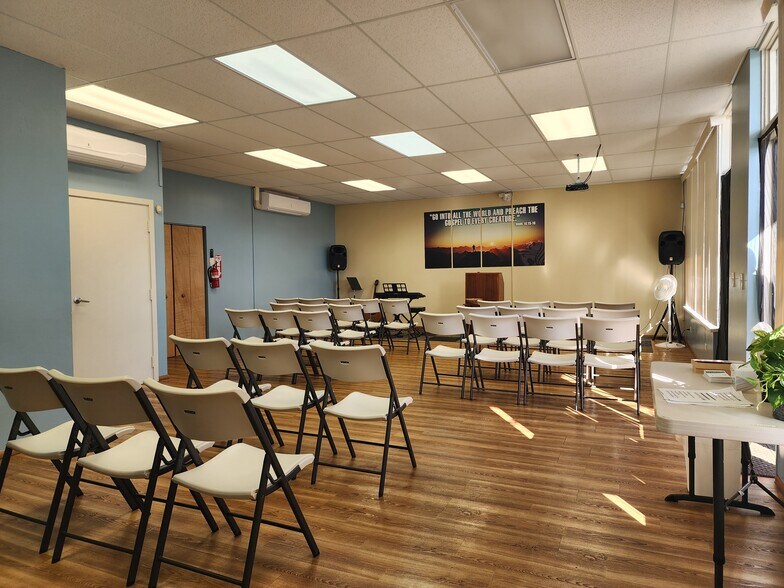 More Photos Of 121 Oneawa St, Kailua Fast Food For Lease
