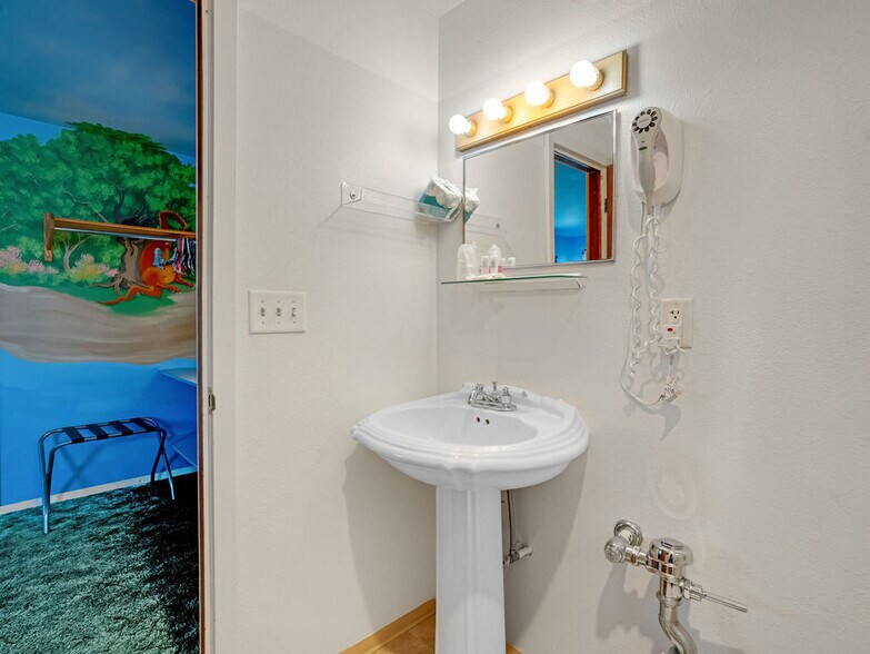 More Photos Of 609 E 1st Ave, Odessa Hospitality For Sale