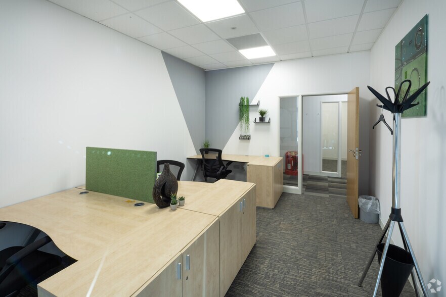 More Photos Of 1310 Solihull Pky, Birmingham Coworking Space