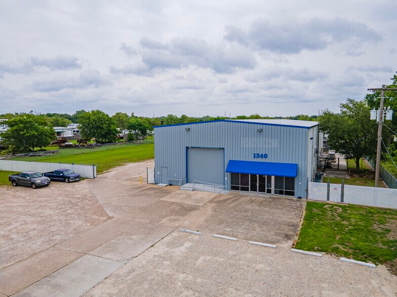 More Photos Of 1340 Highway 3 S, League City Freestanding For Sale
