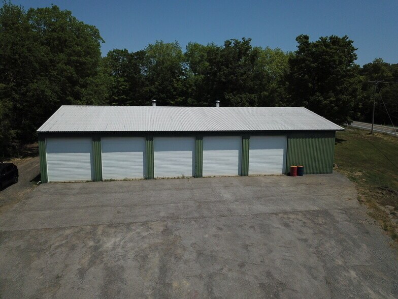 Primary Photo Of 1932 Berne Altamont Rd, Village of Altamont Warehouse For Lease
