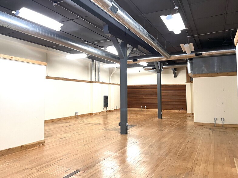 More Photos Of 706-708 Main St, Oregon City Office For Sale