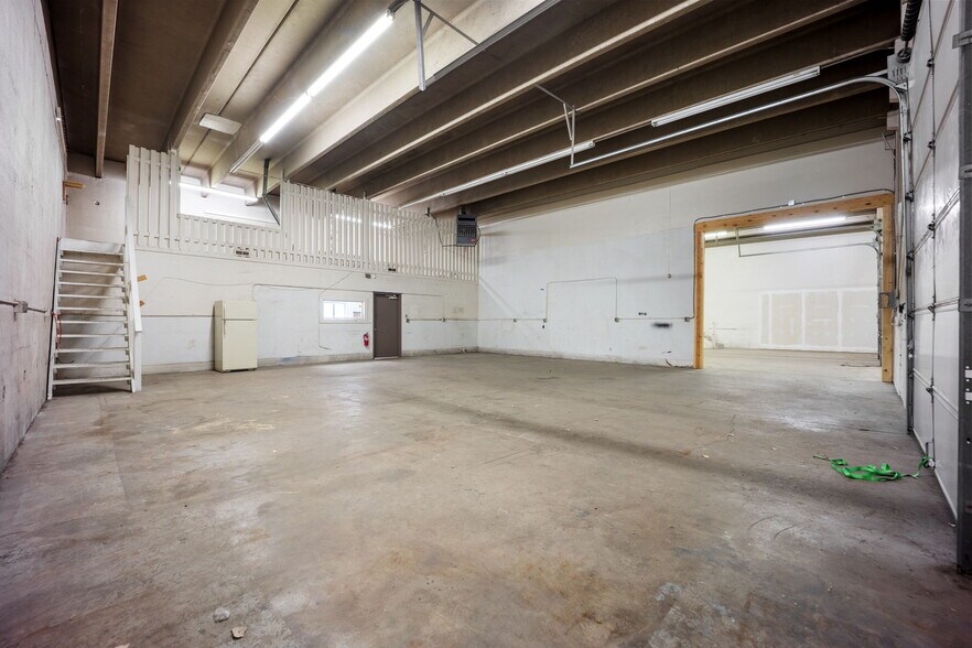 More Photos Of 1130 Valley St, Colorado Springs Warehouse For Sale