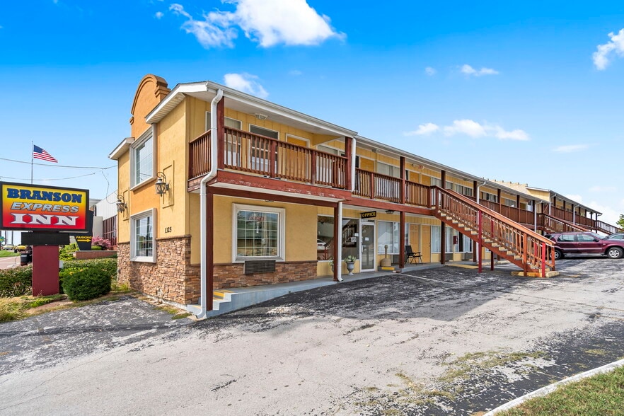 More Photos Of 1325 W Highway 76, Branson Hotel For Sale
