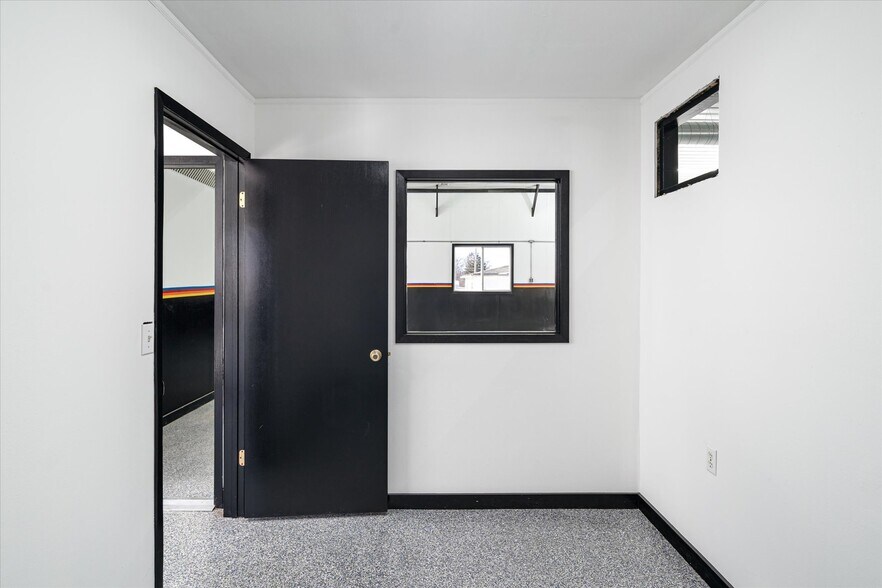 More Photos Of 110 FS Dr, Viroqua Auto Dealership For Sale