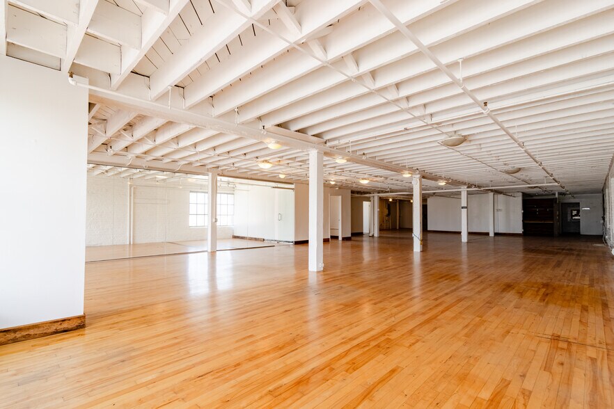 More Photos Of 2973 16th St, San Francisco Office For Lease