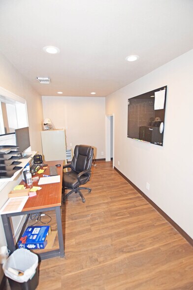 More Photos Of 10503 W County Rd 72, Midland Warehouse For Lease
