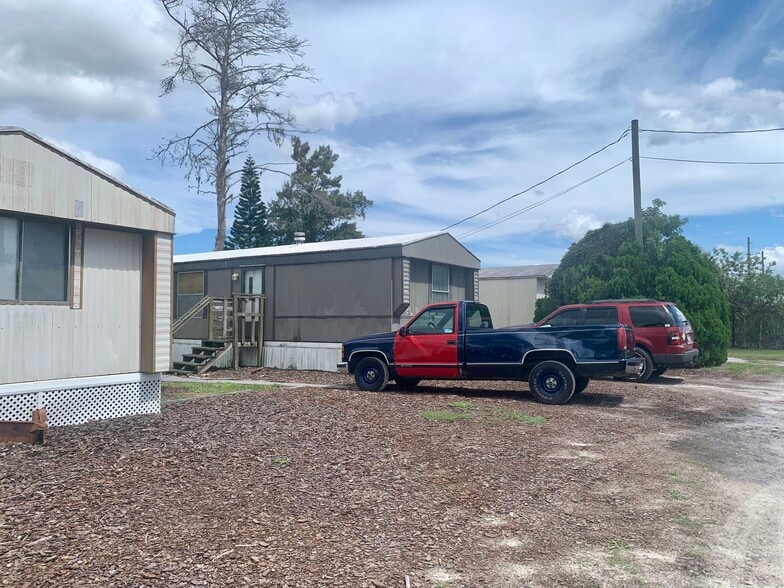 More Photos Of 16916 Bachmann Ave, Hudson Manufactured Housing Mobile Home Park For Sale