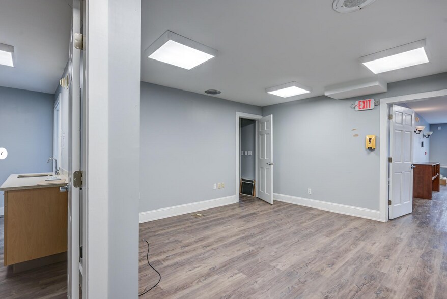 More Photos Of 2977 White Mountain Hwy, North Conway Office For Lease