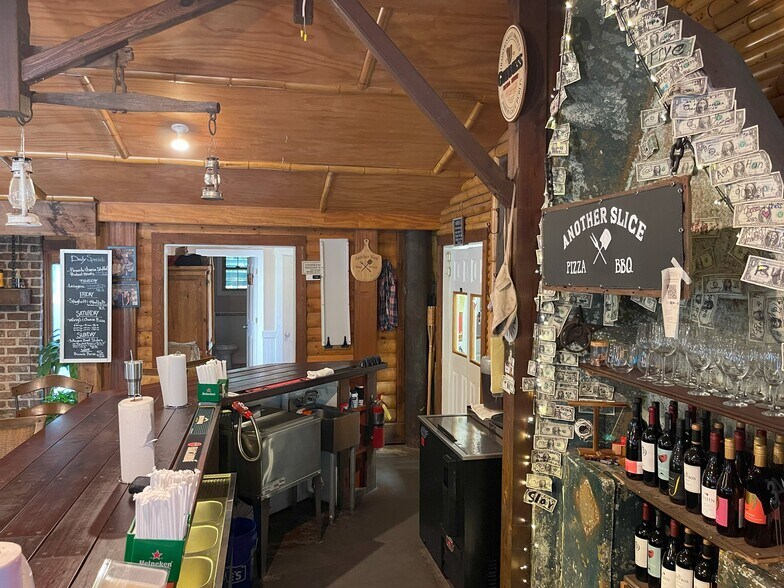 More Photos Of 2111 Sea Island Pky, Saint Helena Island General Retail For Sale
