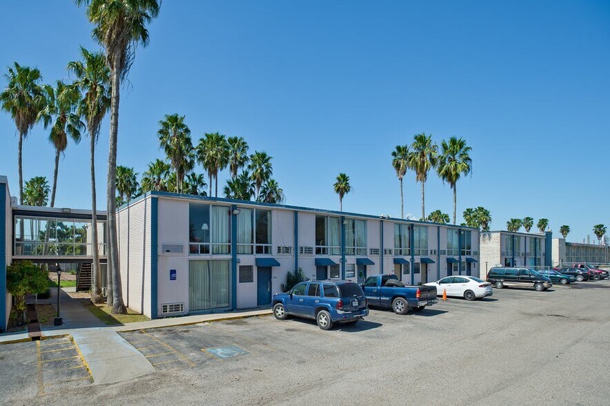 More Photos Of 910 Corn Products Rd, Corpus Christi Hotel For Sale