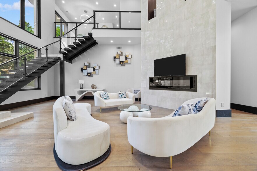 More Photos Of 2401 Greenglade Rd NE, Atlanta Specialty For Sale