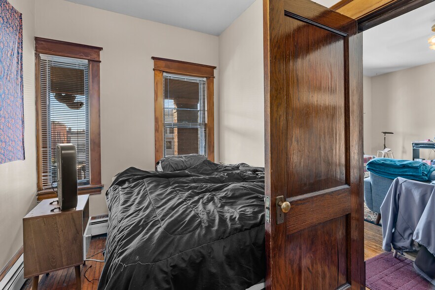 More Photos Of 583 Holly Ave, Saint Paul Apartments For Sale