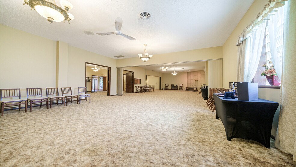 More Photos Of 110 E Dixon St, Polo Specialty For Sale