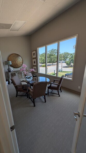 More Photos Of 2121 Watt St, Little Rock Office For Sale