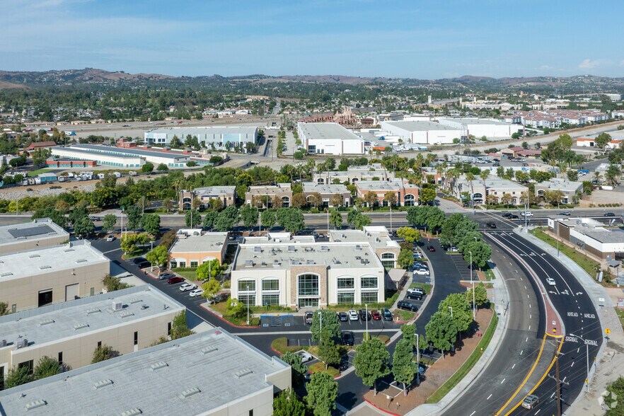 More Photos Of 15342 El Prado Rd, Chino Loft Creative Space For Lease