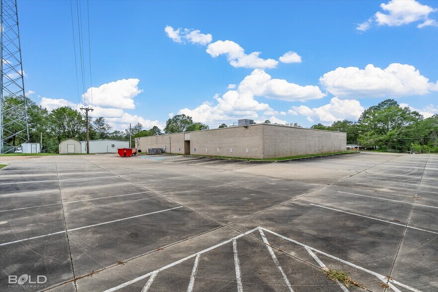 More Photos Of 523 Oxford Rd, Mansfield Office For Sale