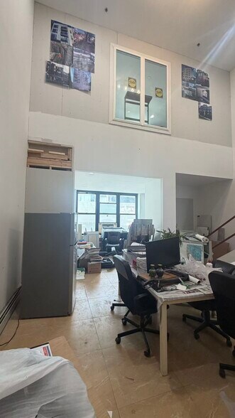 More Photos Of 13110 40th Rd, Flushing Storefront Retail Office For Lease