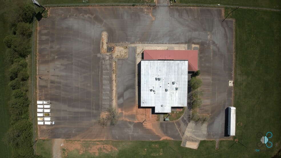 More Photos Of 3455 Keith Bridge Rd, Cumming Freestanding For Sale