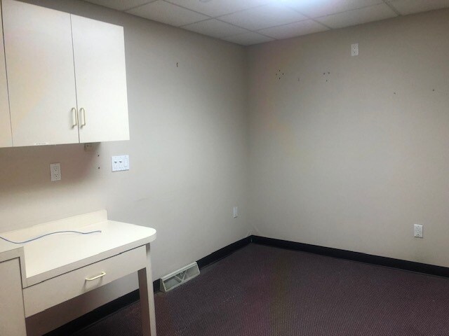 More Photos Of 20 Hospital Dr, Toms River Medical For Lease