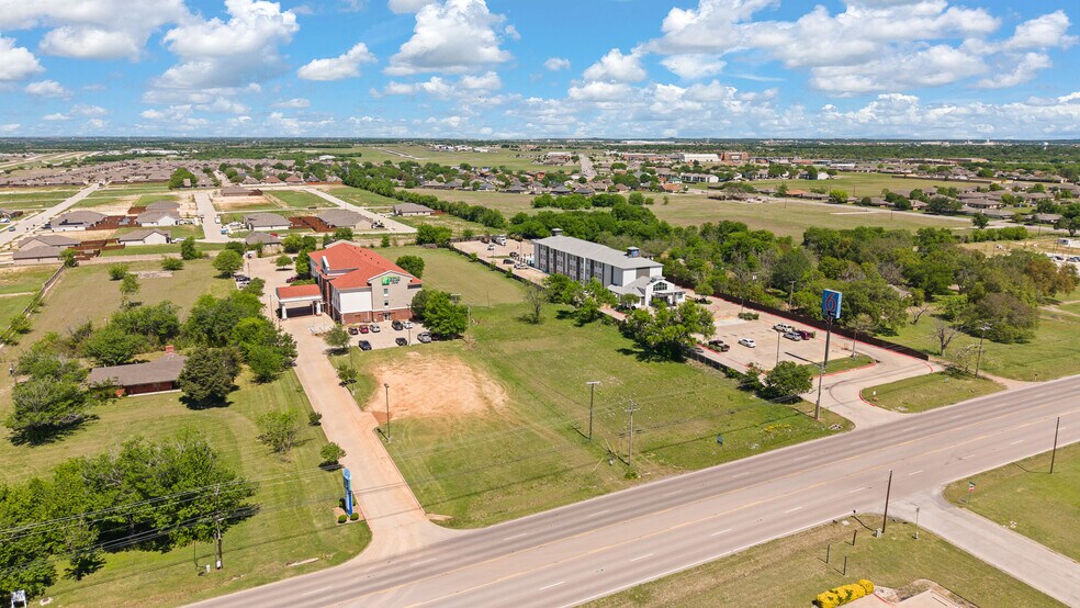 More Photos Of 1724 W Henderson St, Cleburne Land For Sale