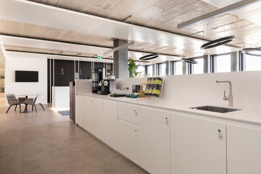 More Photos Of 555 S Mangum St, Durham Coworking Space