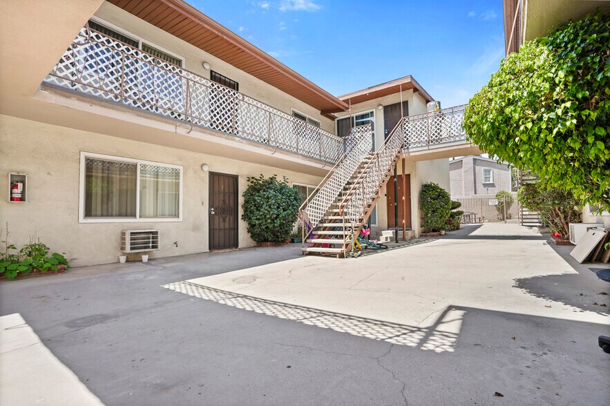 More Photos Of 4133 La Crescenta Ave, La Crescenta Apartments For Sale