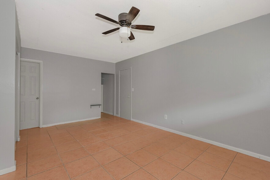 More Photos Of 1911-1915 SW 4th Ave, Fort Lauderdale Apartments For Sale