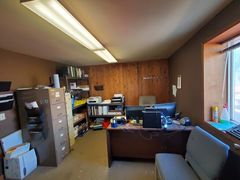 More Photos Of 6881 E 5th Pl, Lynden Industrial For Sale