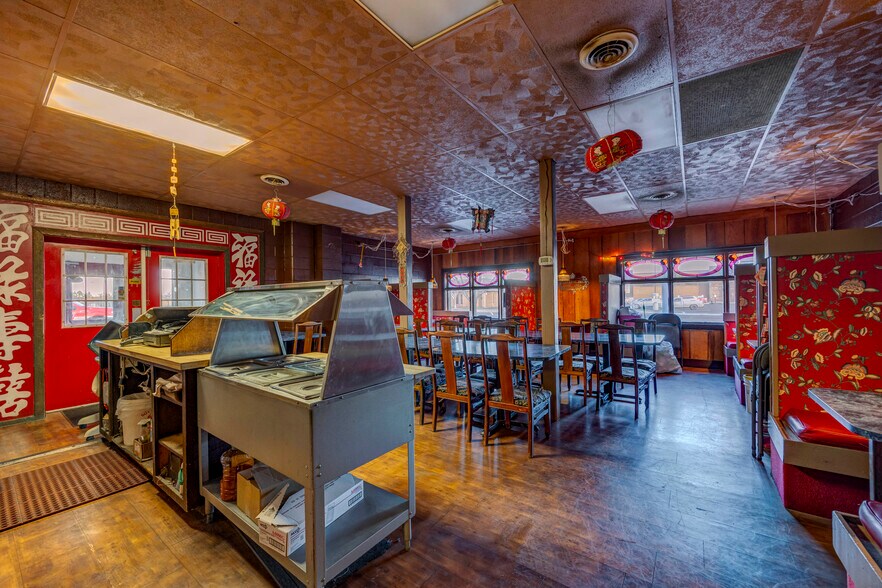 More Photos Of 627 S Columbia Ave, Connell General Retail For Lease