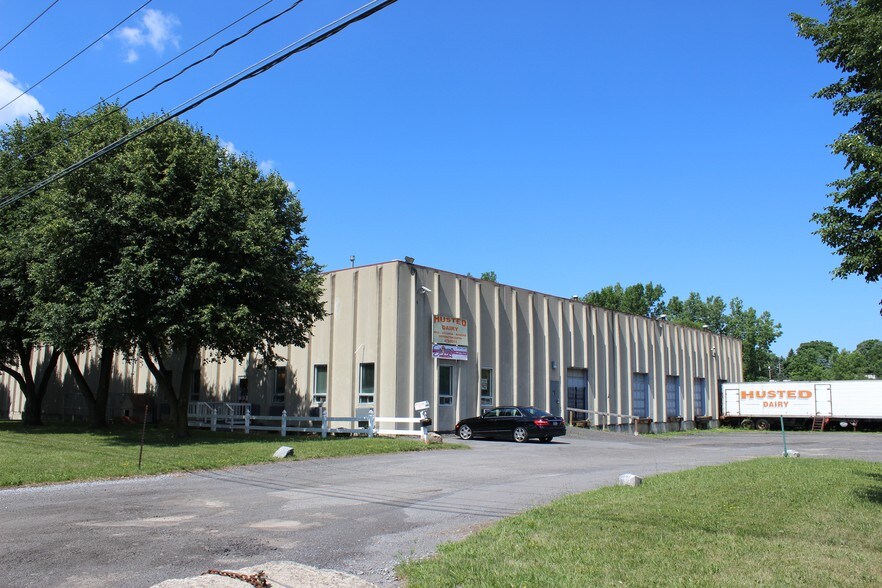 More Photos Of 210 W Terminal Rd, Liverpool Distribution For Lease