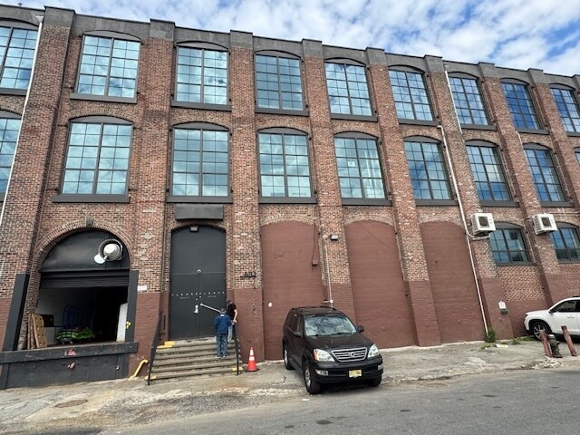 More Photos Of 610-628 Smith St, Brooklyn Warehouse For Lease