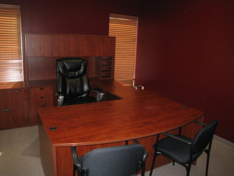 More Photos Of 1616-1640 Eastport Plaza Dr, Collinsville Medical For Lease