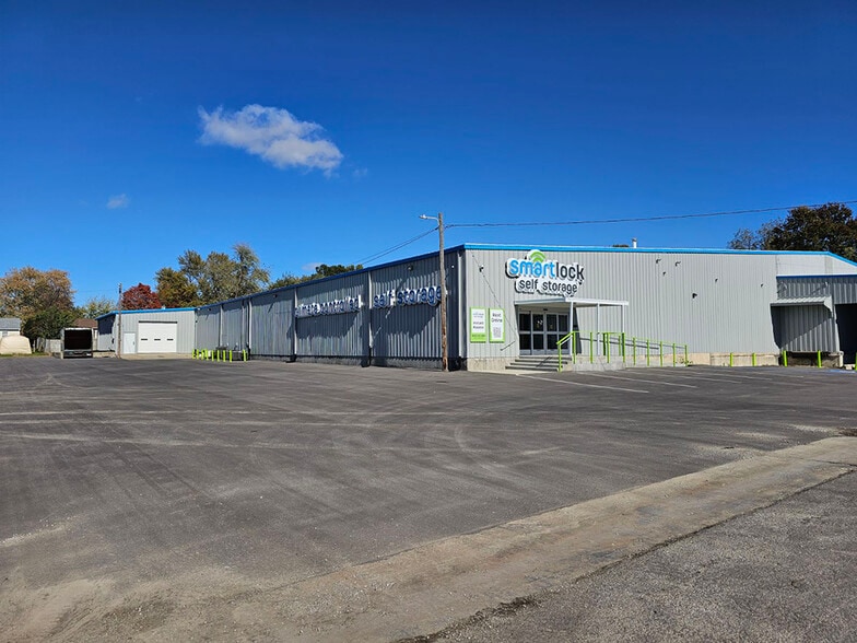 Primary Photo Of 975 W Jackson St, Marshall Self Storage For Sale