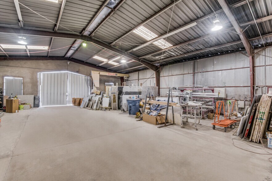 More Photos Of 1334 S General Mcmullen Dr, San Antonio Industrial For Sale
