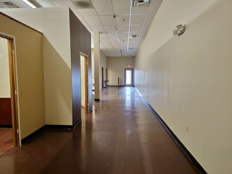 More Photos Of 514 E Pershing Ave, Riverton Freestanding For Lease