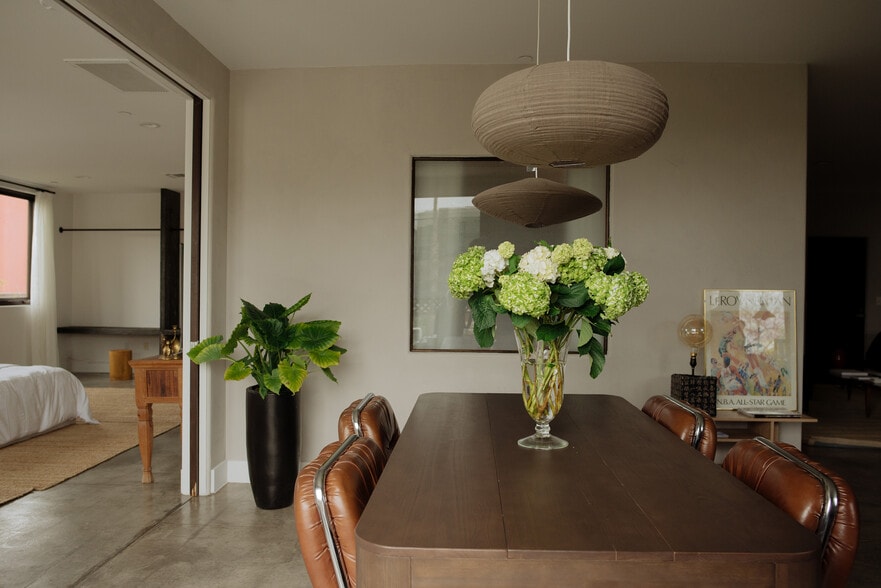More Photos Of 7494 Santa Monica Blvd, West Hollywood Hotel For Sale
