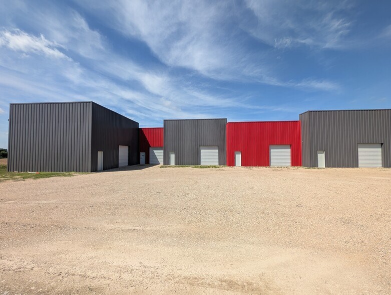 More Photos Of 6854 Old Lorena Rd, Lorena Light Manufacturing For Sale
