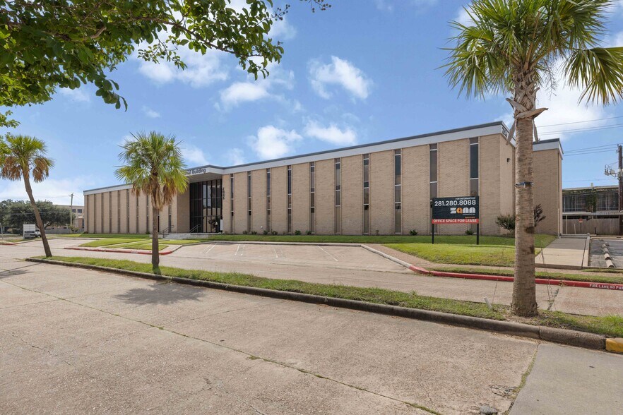 Primary Photo Of 2045 Space Park Dr, Houston Medical For Sale