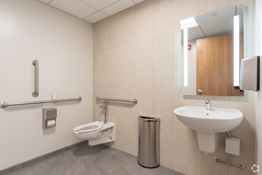 More Photos Of 170 North Henderson Rd, King Of Prussia Medical For Lease