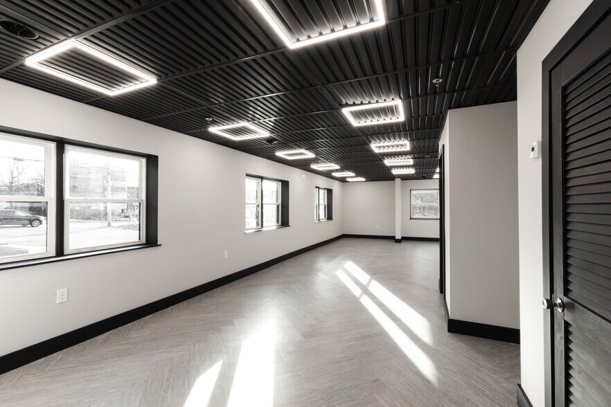 More Photos Of 7 Elmwood Dr, New City Office For Lease