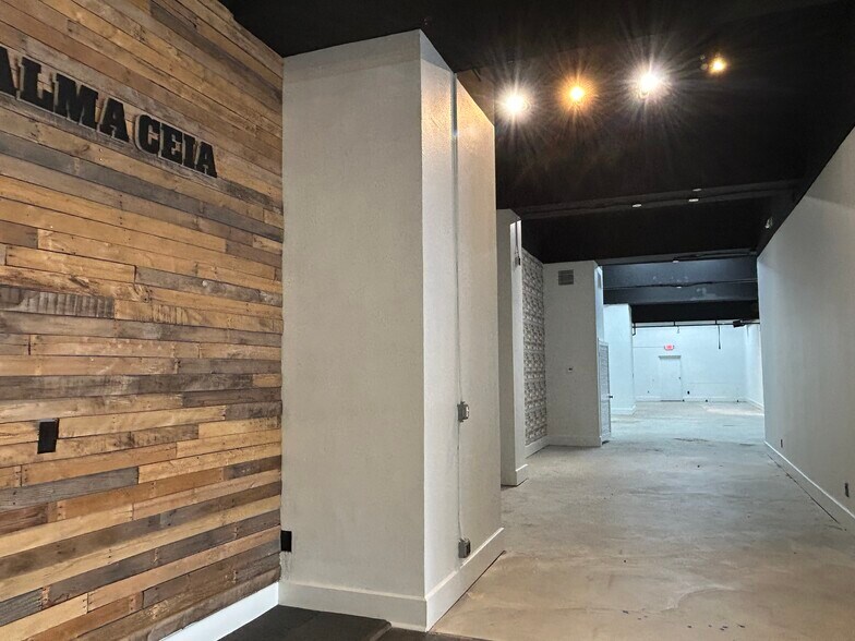 More Photos Of 3215-3217 S Macdill, Tampa Unknown For Lease