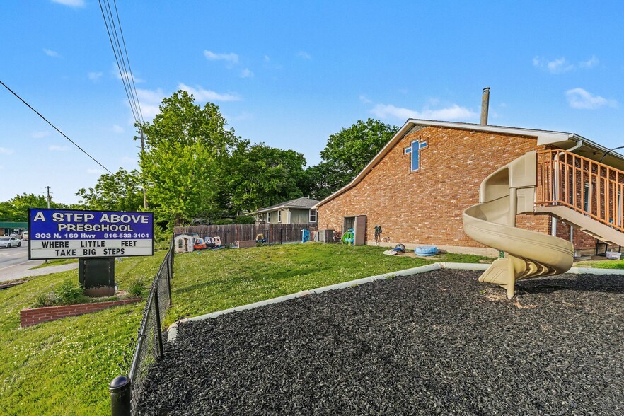 More Photos Of 303 N US Highway 169, Smithville Religious Facility For Sale